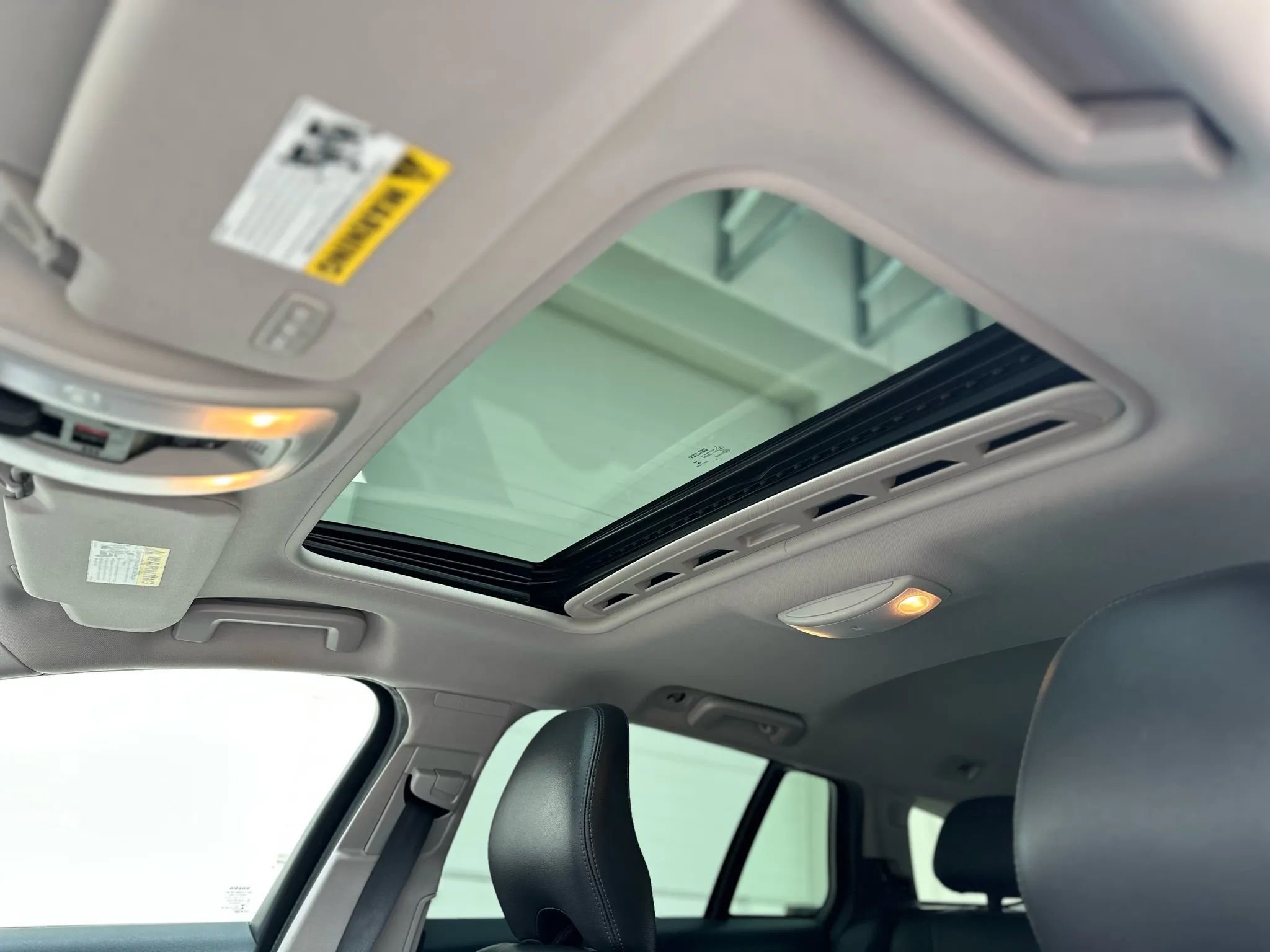 Used 2017 Volvo V60 T5 Cross Country w/ Convenience Package image 25