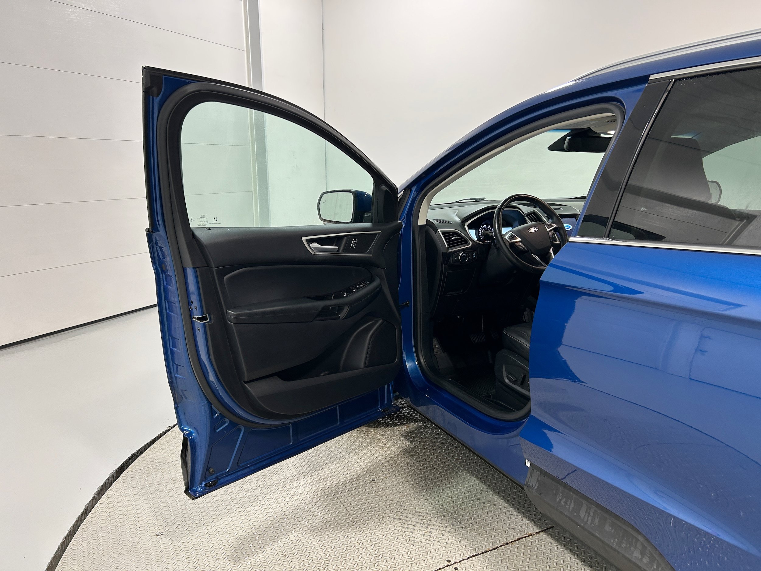 Used 2020 Ford Edge SEL w/ Convenience Package AWD/4WD image 24