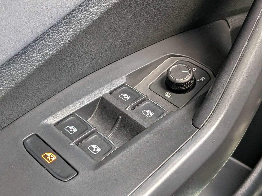 Used 2025 Volkswagen Jetta SE FWD image 26