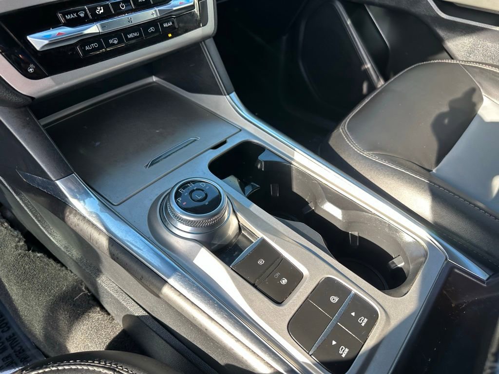 Certified 2022 Ford Explorer XLT w/ Equipment Group 202A RWD image 15