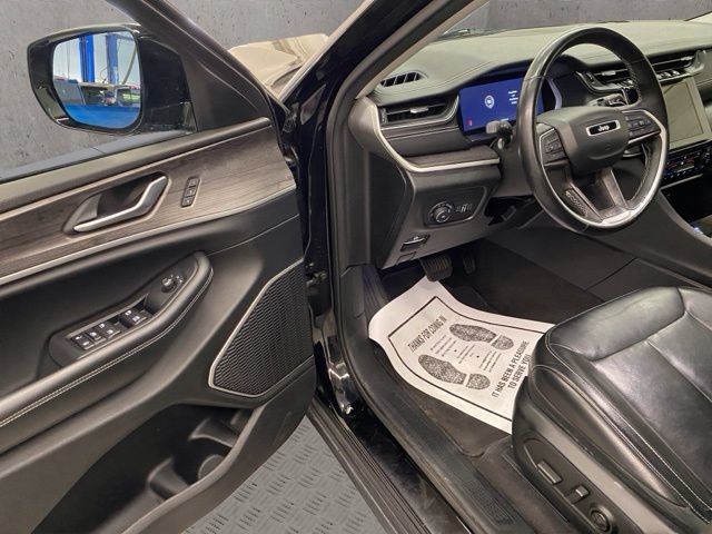Used 2021 Jeep Grand Cherokee L Limited AWD/4WD image 19