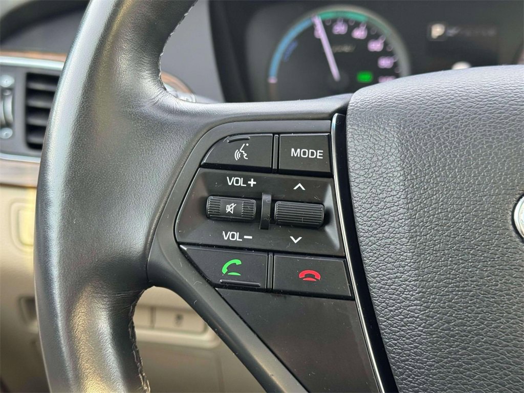 Used 2016 Hyundai Sonata Limited w/ Option Group 02 image 22