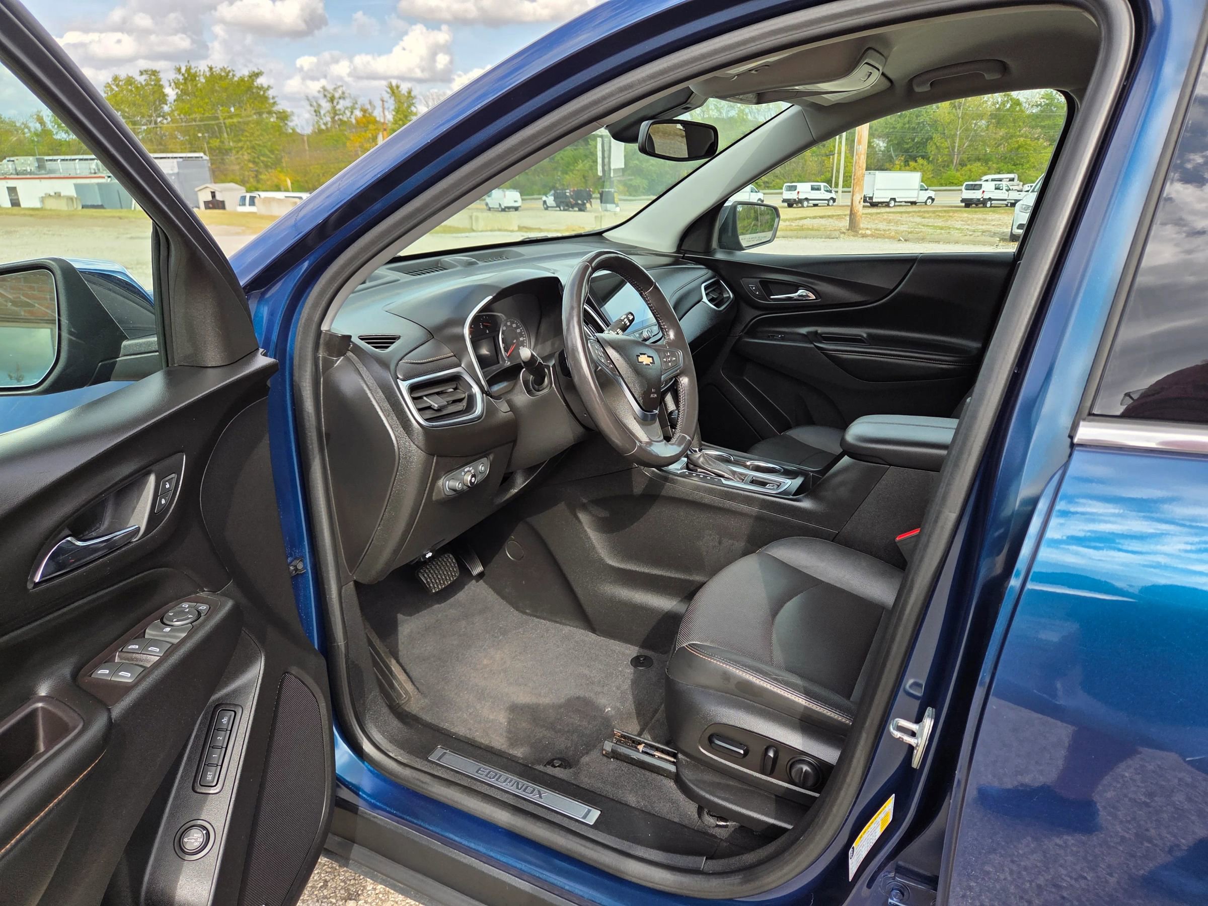 Used 2020 Chevrolet Equinox Premier image 11