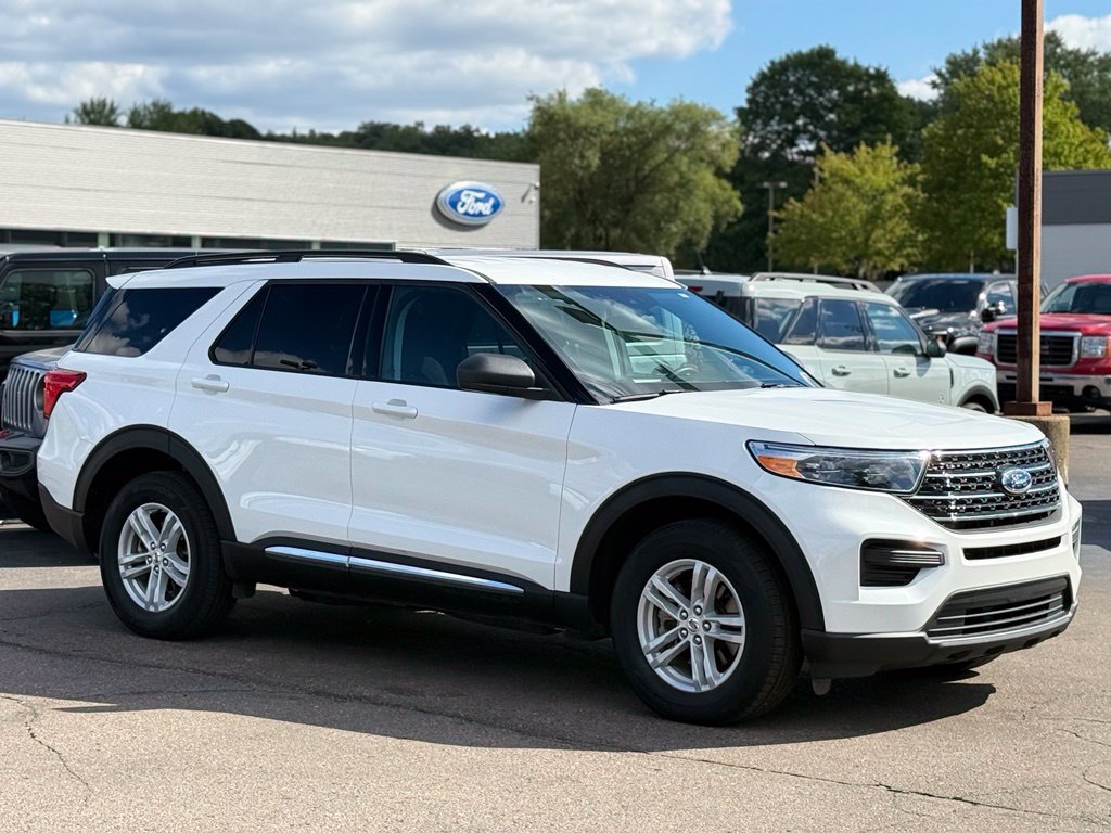 Certified 2024 Ford Explorer XLT w/ Class IV Trailer Tow Package AWD/4WD image 26