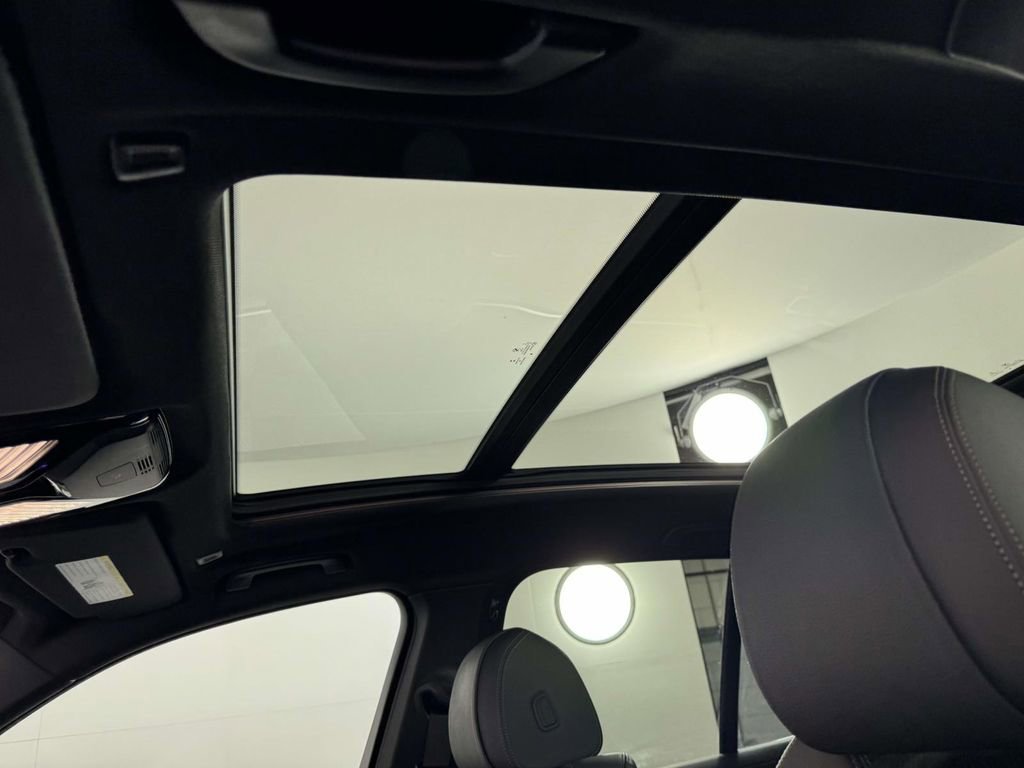 Used 2021 BMW X5 xDrive40i w/ Premium Package image 32