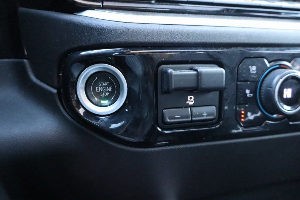 Used 2022 Chevrolet Silverado 1500 High Country image 11