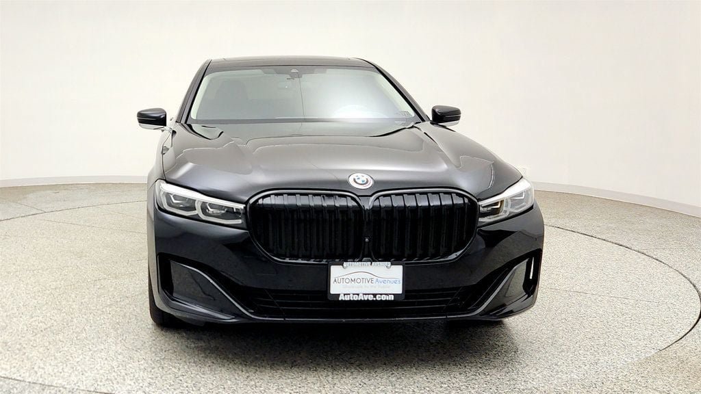 Used 2022 BMW 740i xDrive w/ Premium Package AWD/4WD image 2