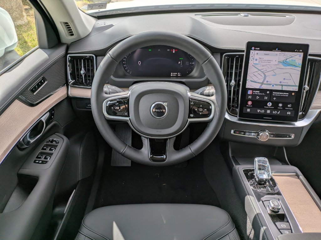 New 2026 Volvo XC90 T8 Plus w/ Protection Package Premier AWD/4WD image 15