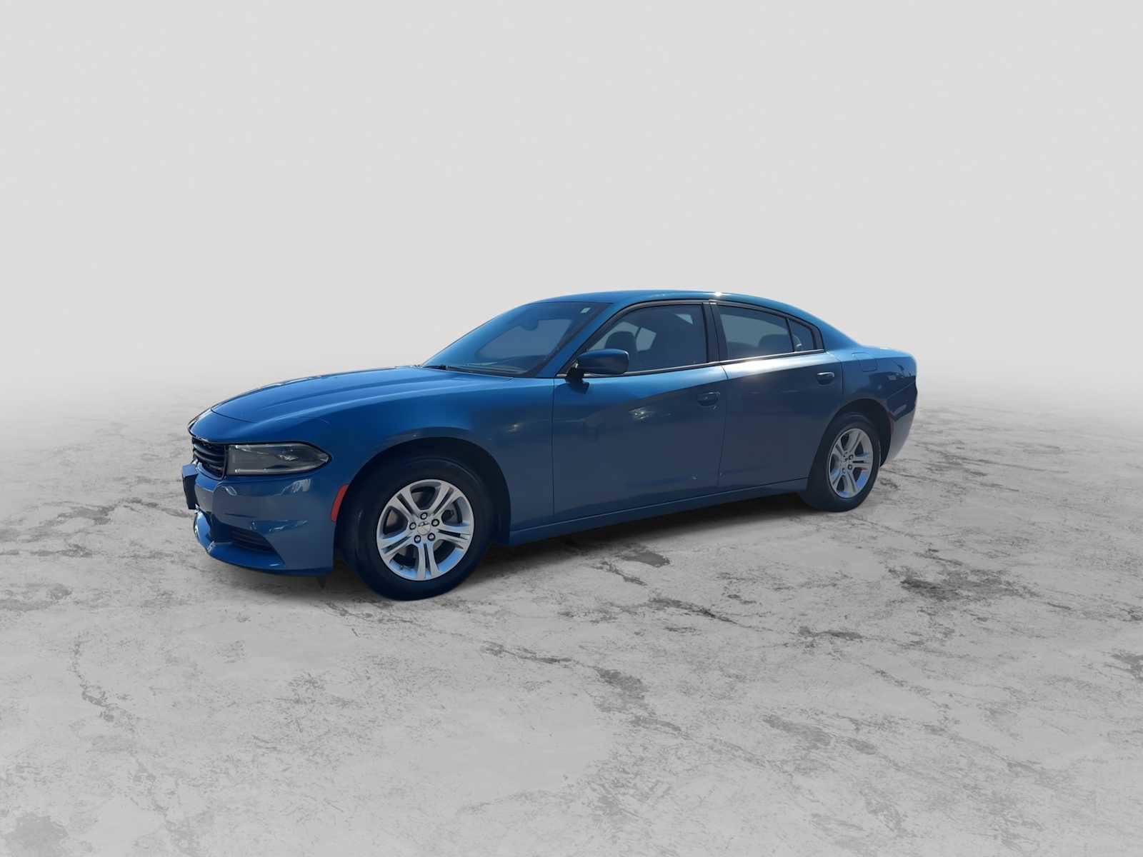 Certified 2022 Dodge Charger SXT w/ Leather Interior Group image 4