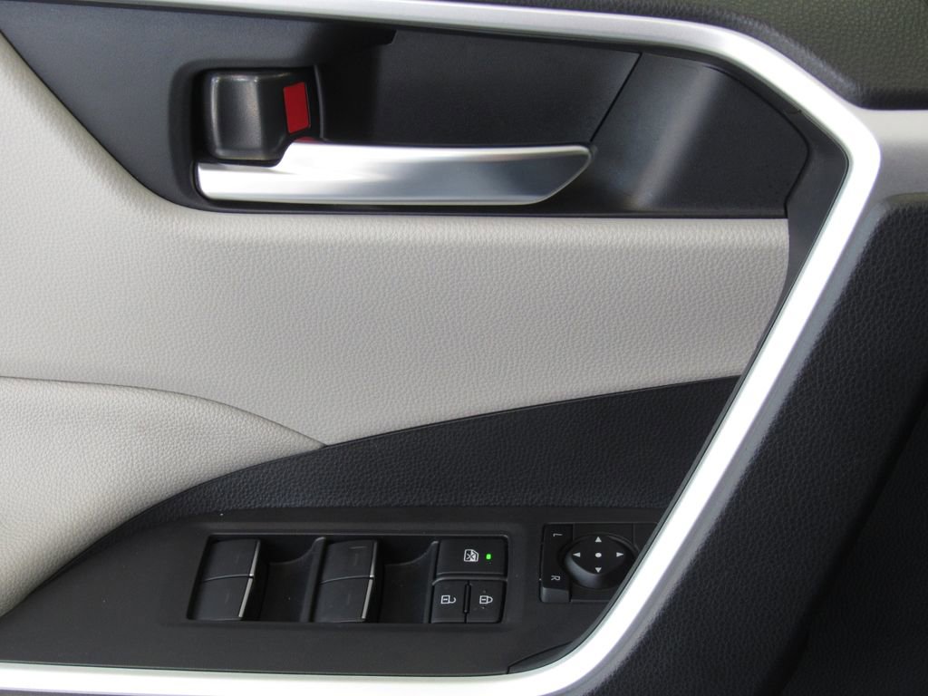 Certified 2025 Toyota RAV4 XLE Premium AWD/4WD image 35
