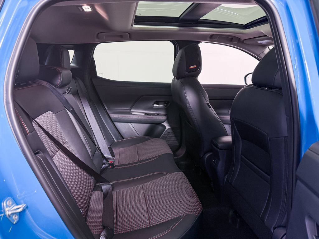 Certified 2025 Nissan Kicks SR w/ SR Premium Package AWD/4WD image 40