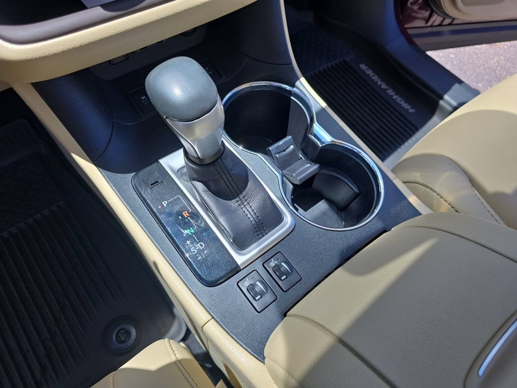 Certified 2019 Toyota Highlander XLE AWD/4WD image 28