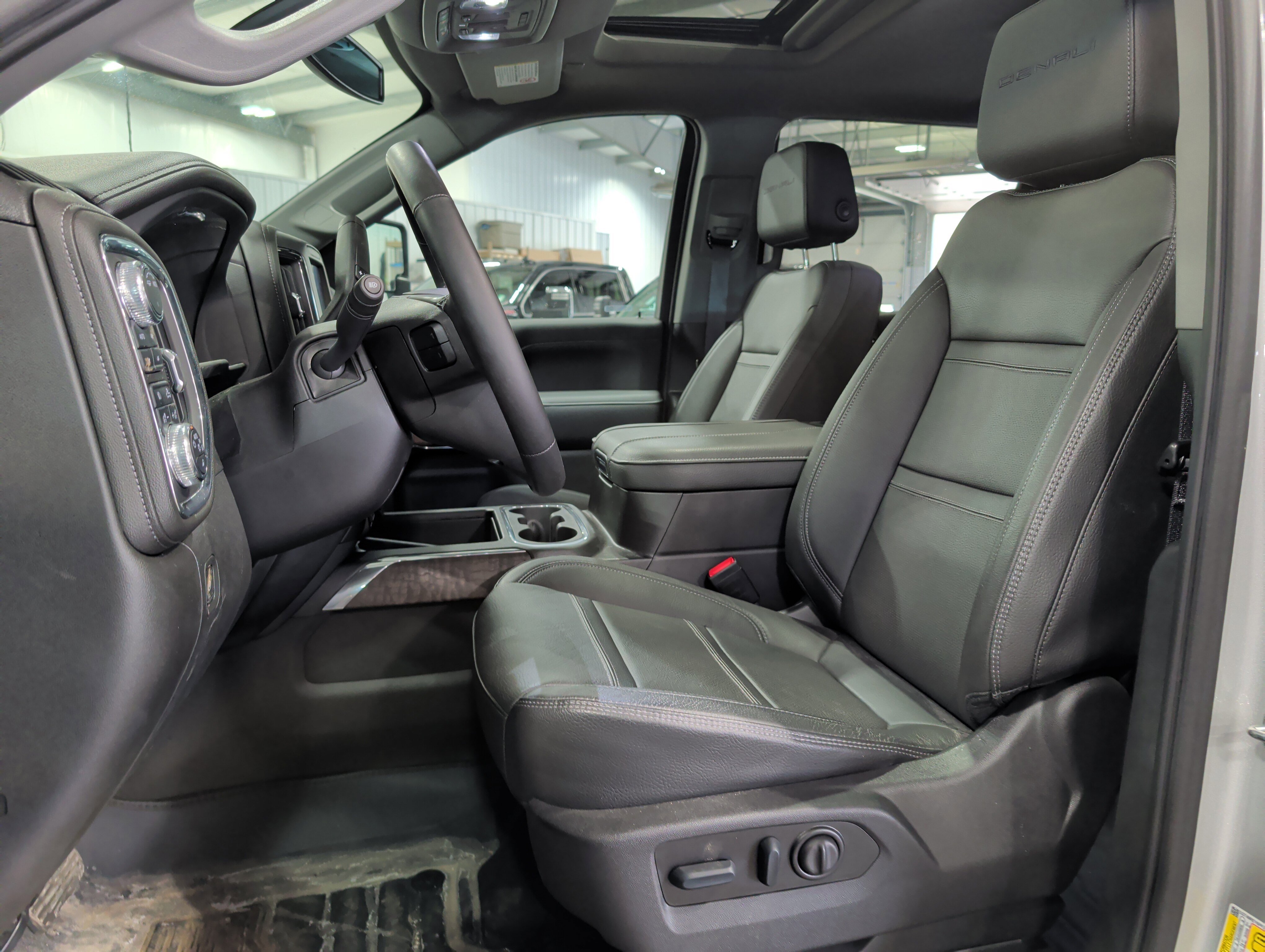 Used 2023 GMC Sierra 2500 Denali image 8