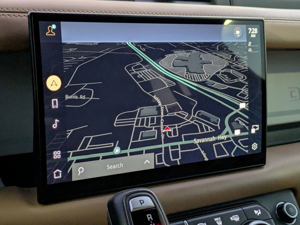 Used 2025 Land Rover Defender 130 S image 24