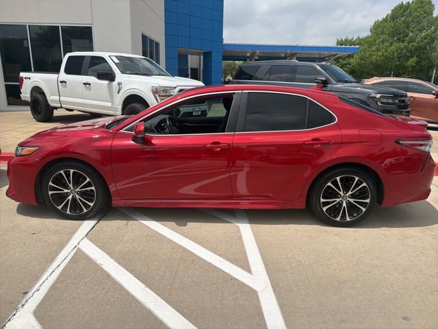 Used 2019 Toyota Camry SE w/ Convenience Package FWD image 8