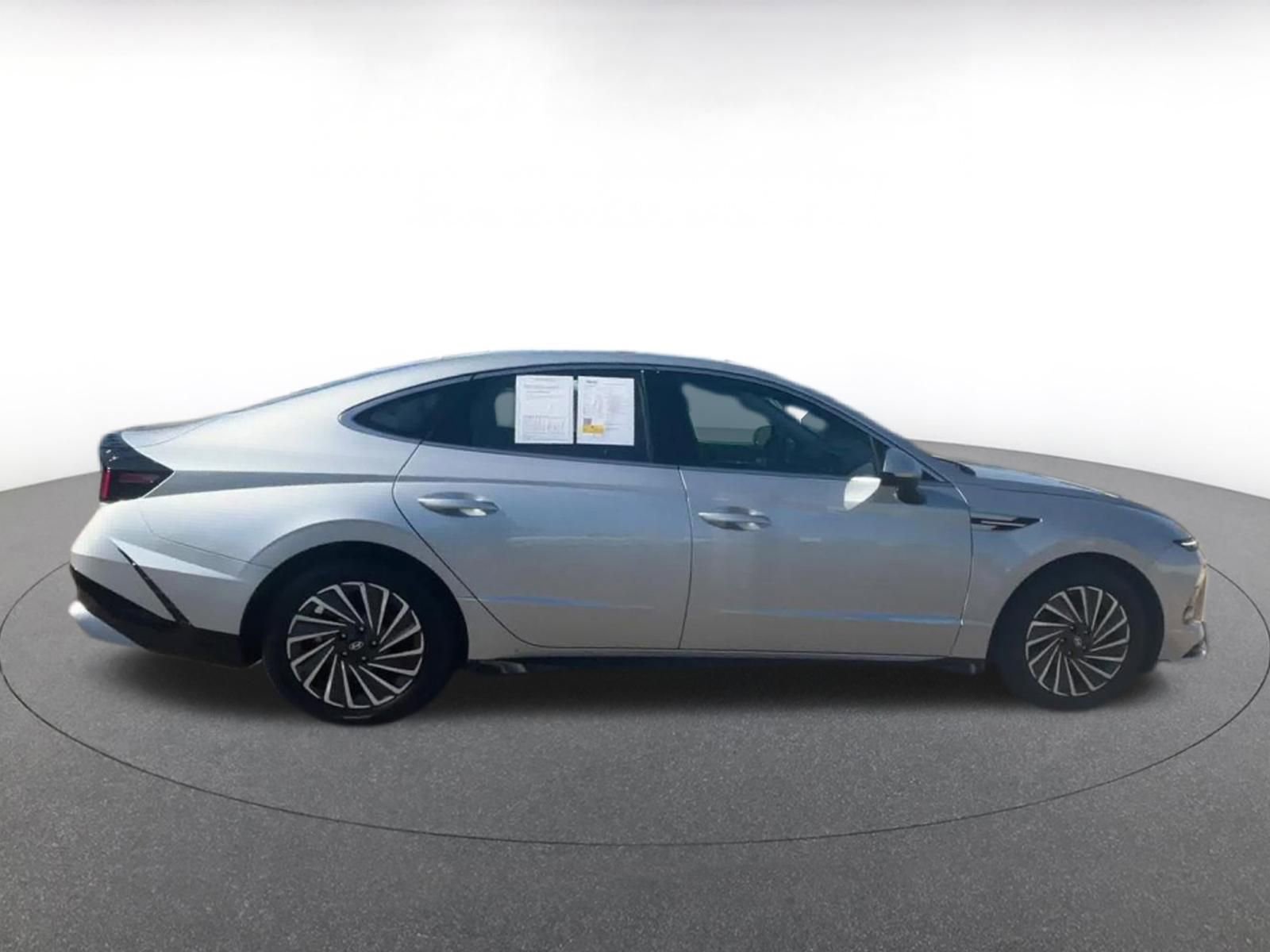 Used 2025 Hyundai Sonata SEL FWD image 15