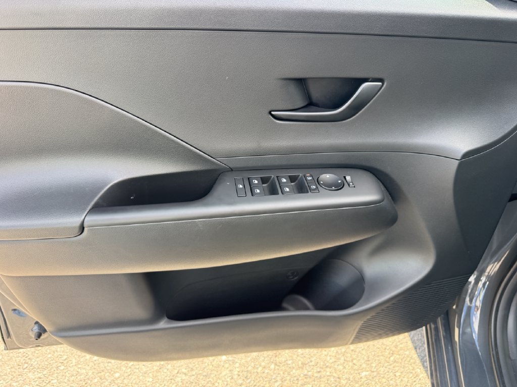 New 2025 Hyundai Kona SEL FWD image 18