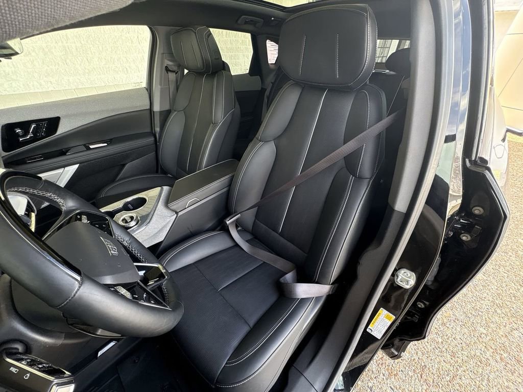 Certified 2025 Cadillac Optiq Luxury 2 w/ LPO, Floor Liner Package image 19