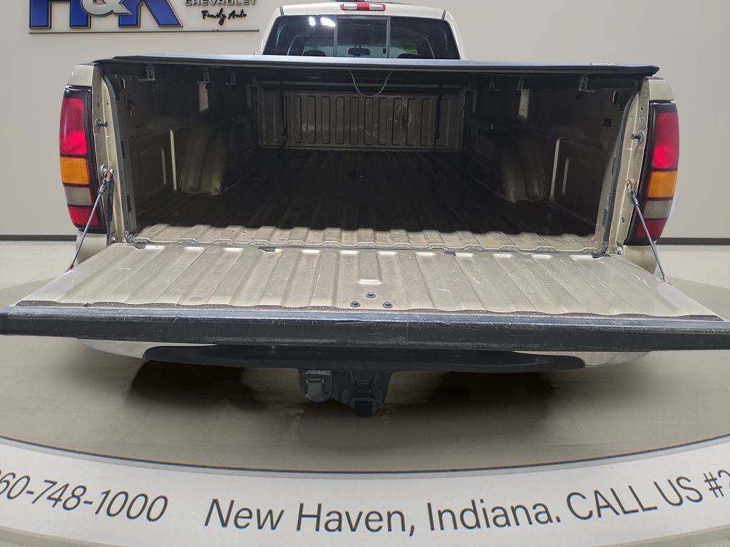 Used 2004 GMC Sierra 2500 SLE w/ Heavy-Duty Power Package AWD/4WD image 18