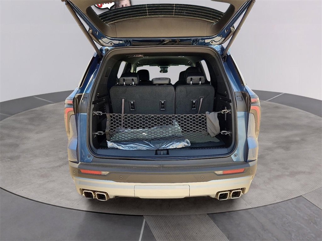 New 2025 Chevrolet Traverse LT w/ Driver Confidence Package image 11