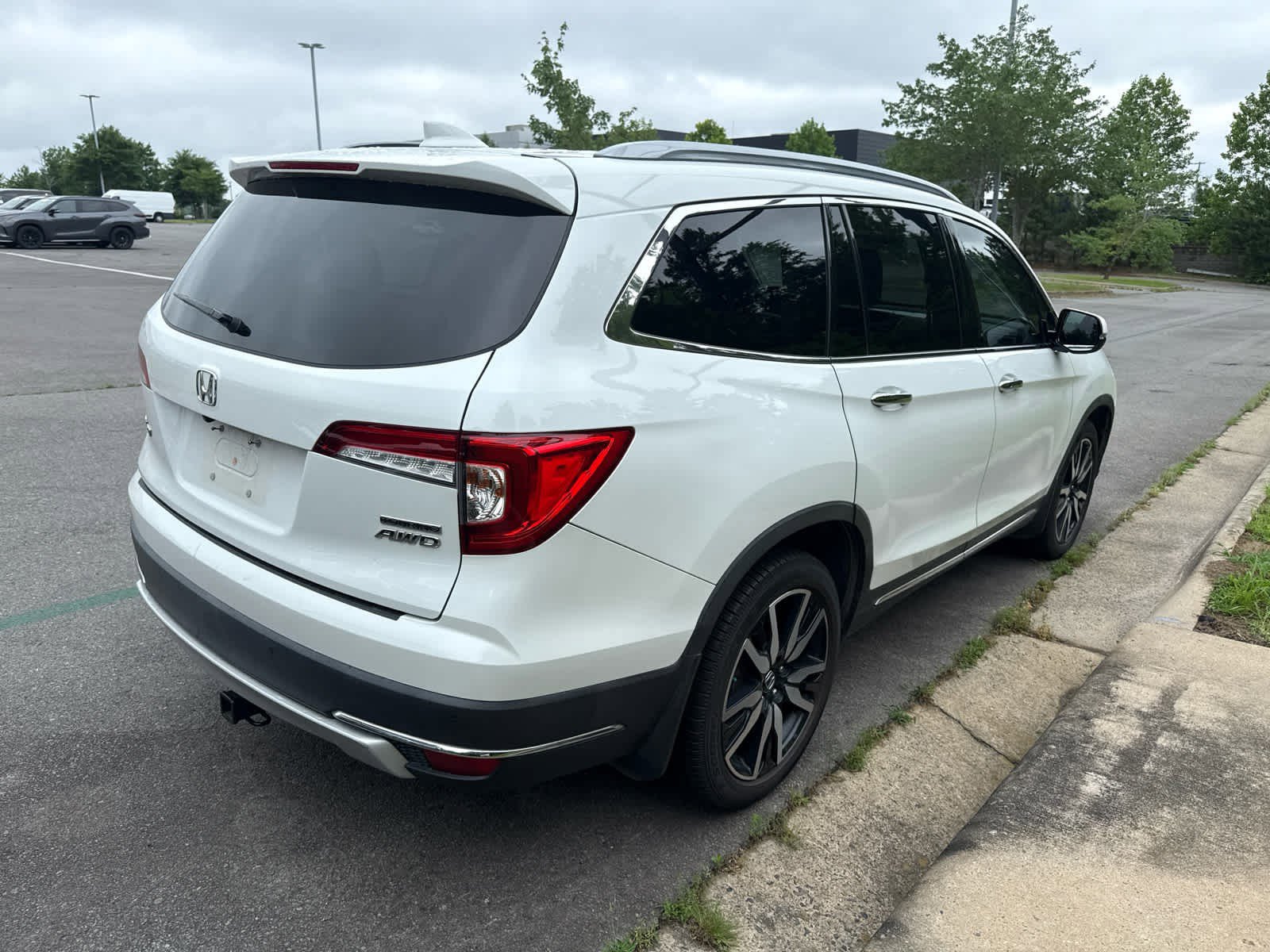 Used 2021 Honda Pilot Touring image 3