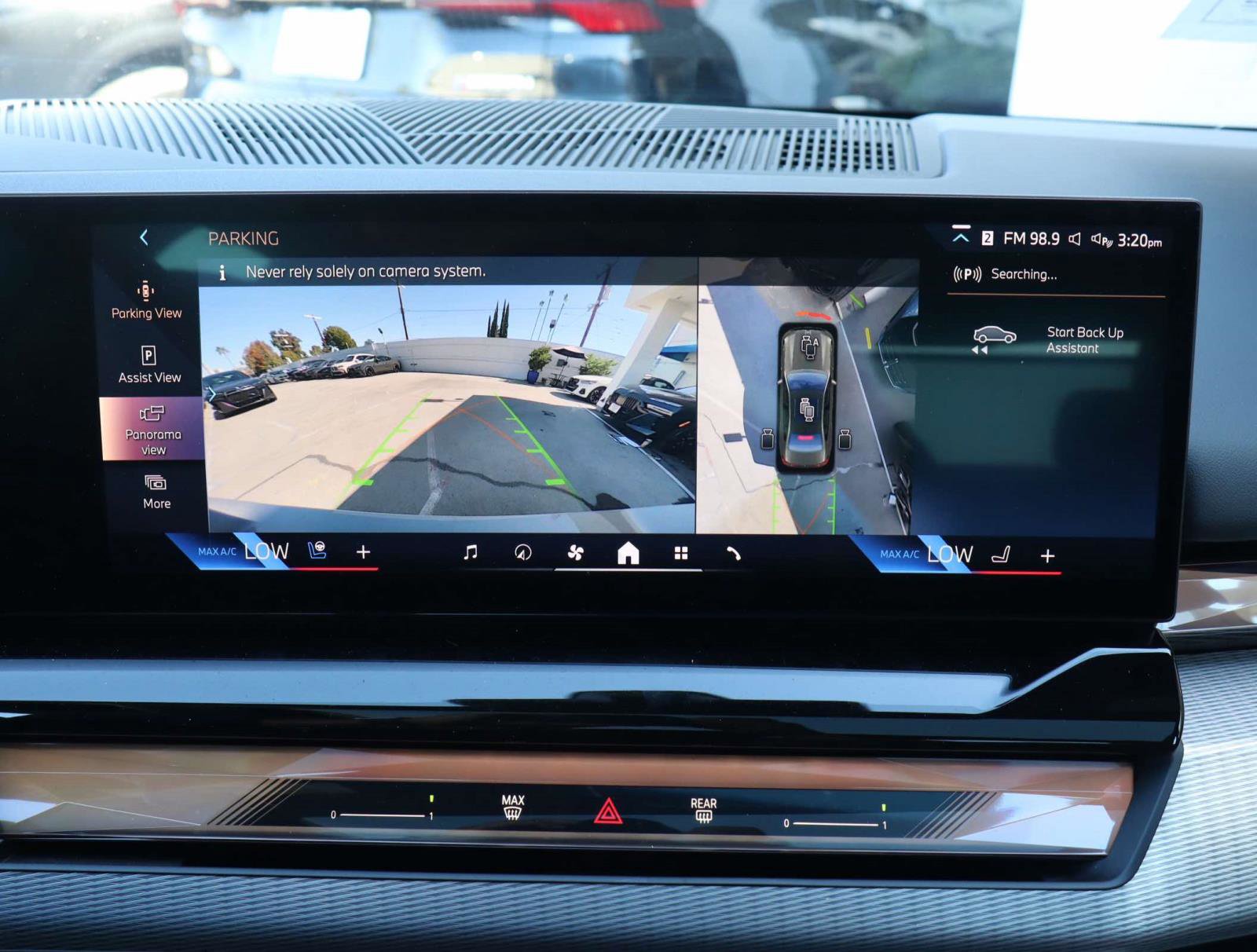 Used 2025 BMW i5 xDrive40 image 17