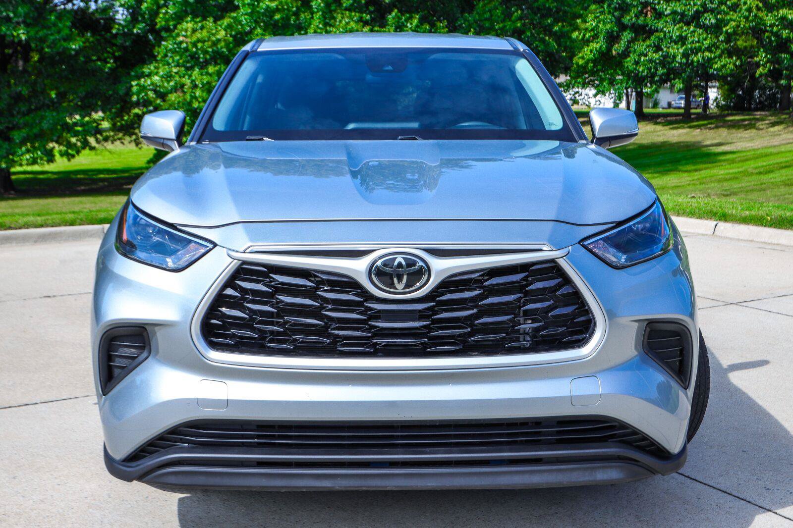Used 2022 Toyota Highlander L FWD image 18