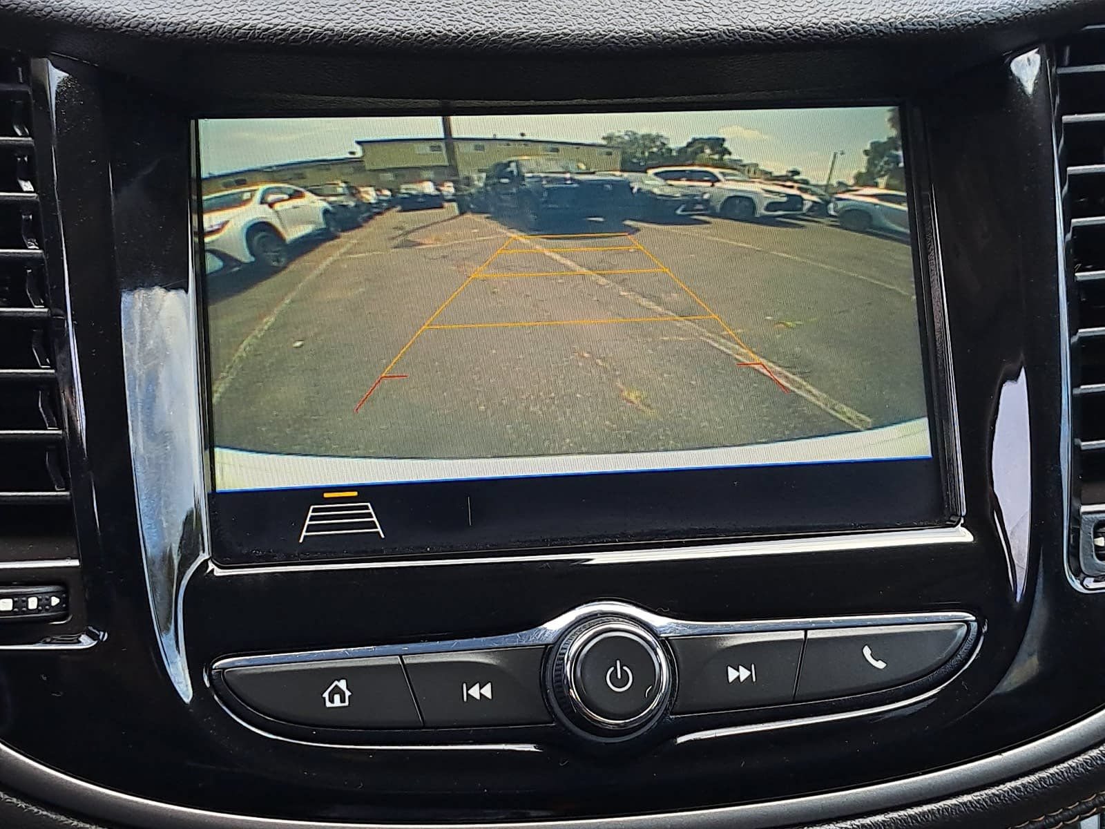Used 2018 Chevrolet Trax LT w/ Redline Edition FWD image 22