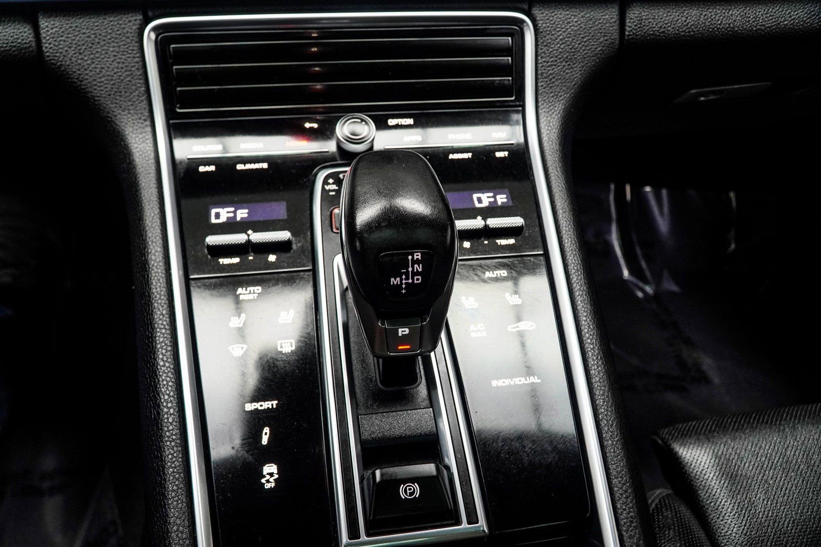 Used 2021 Porsche Panamera 4 AWD/4WD image 26