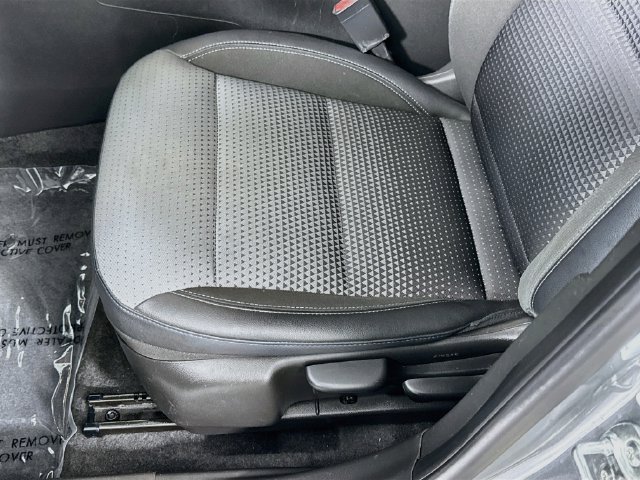 Used 2025 Chevrolet Trax LT w/ LT Convenience Package FWD image 18