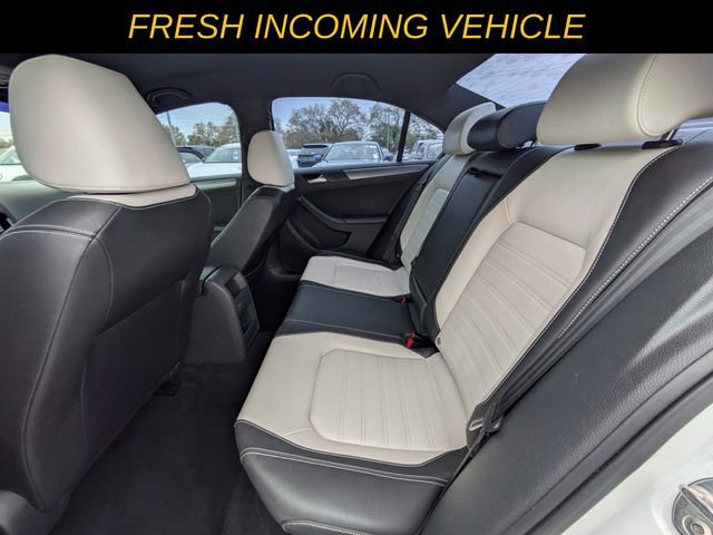 Used 2016 Volkswagen Jetta Sport image 11