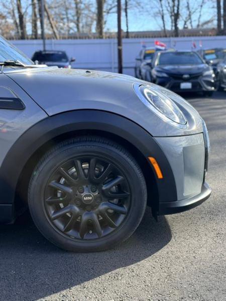 Used 2022 MINI Cooper 4-Door Hardtop FWD image 4