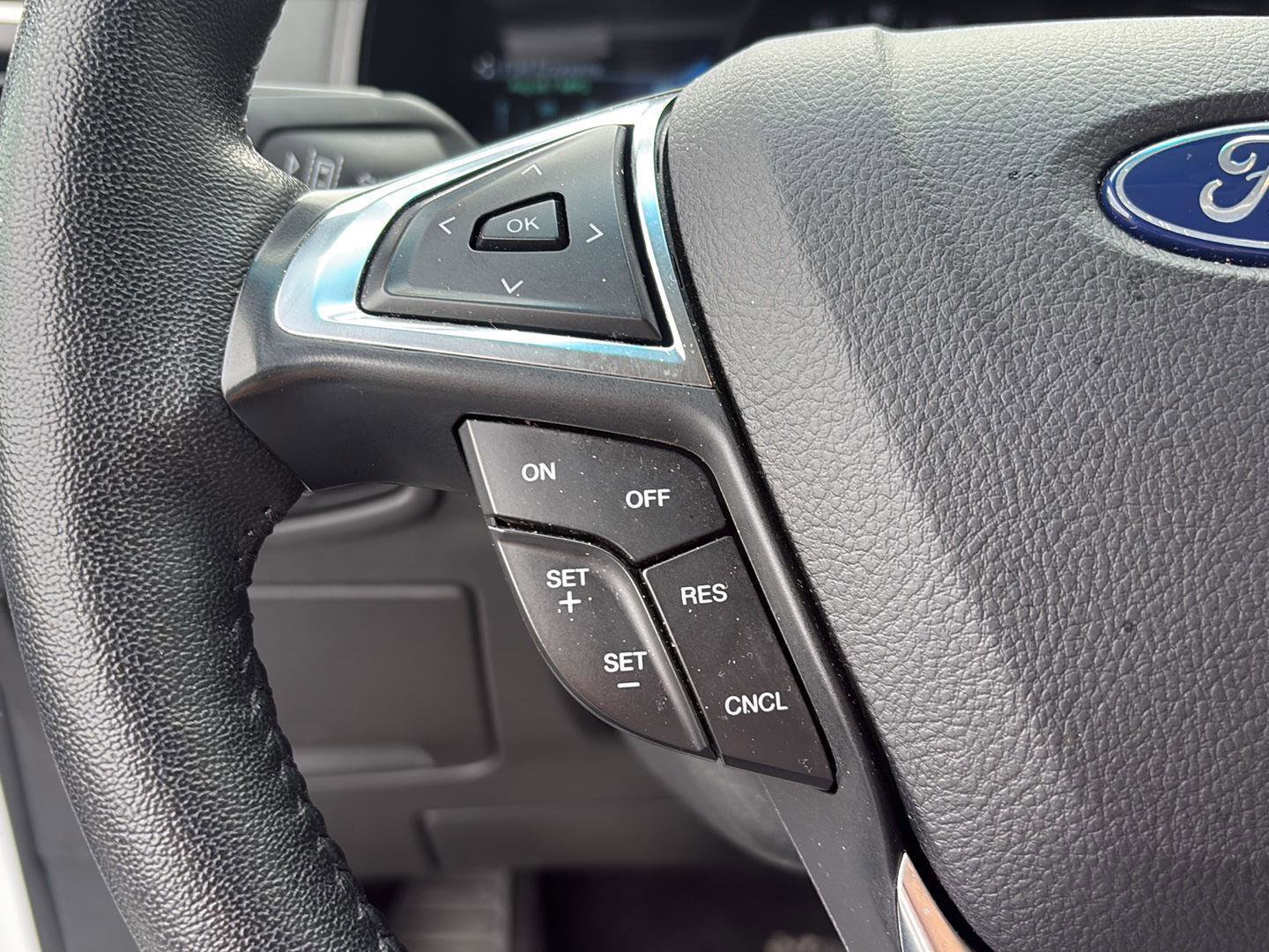 Used 2024 Ford Edge SEL image 21