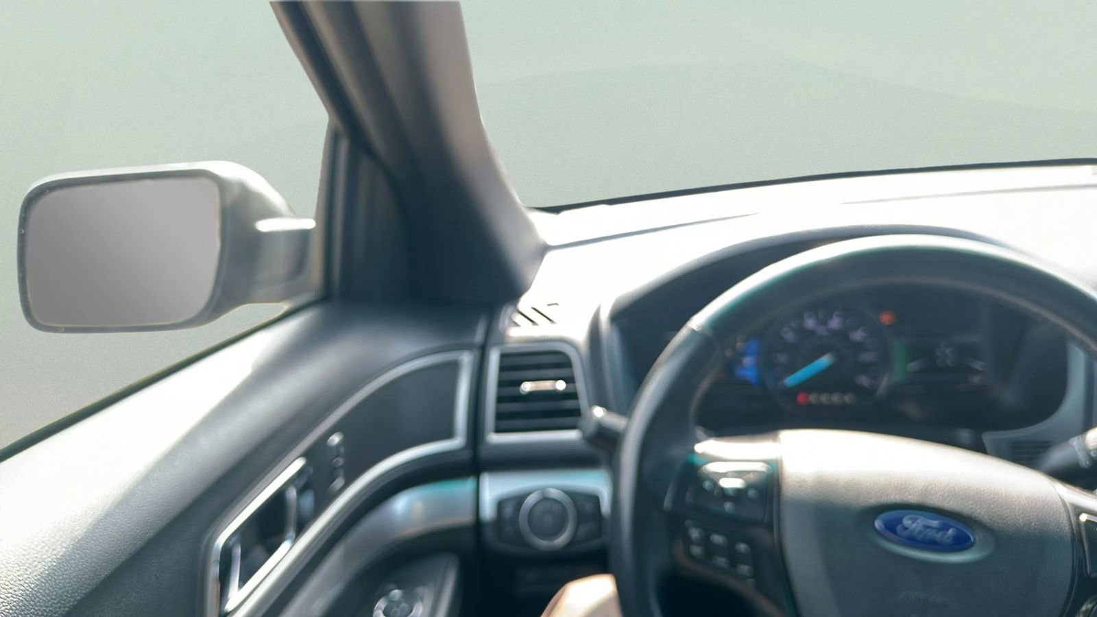 Used 2017 Ford Explorer XLT w/ Equipment Group 202A image 22