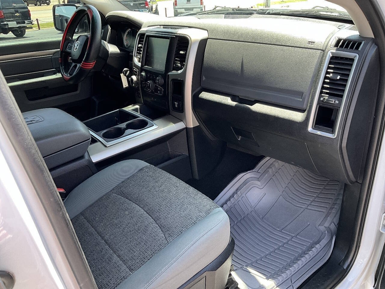 Used 2014 RAM 1500 Classic SLT w/ Remote Start & Security Group AWD/4WD image 27
