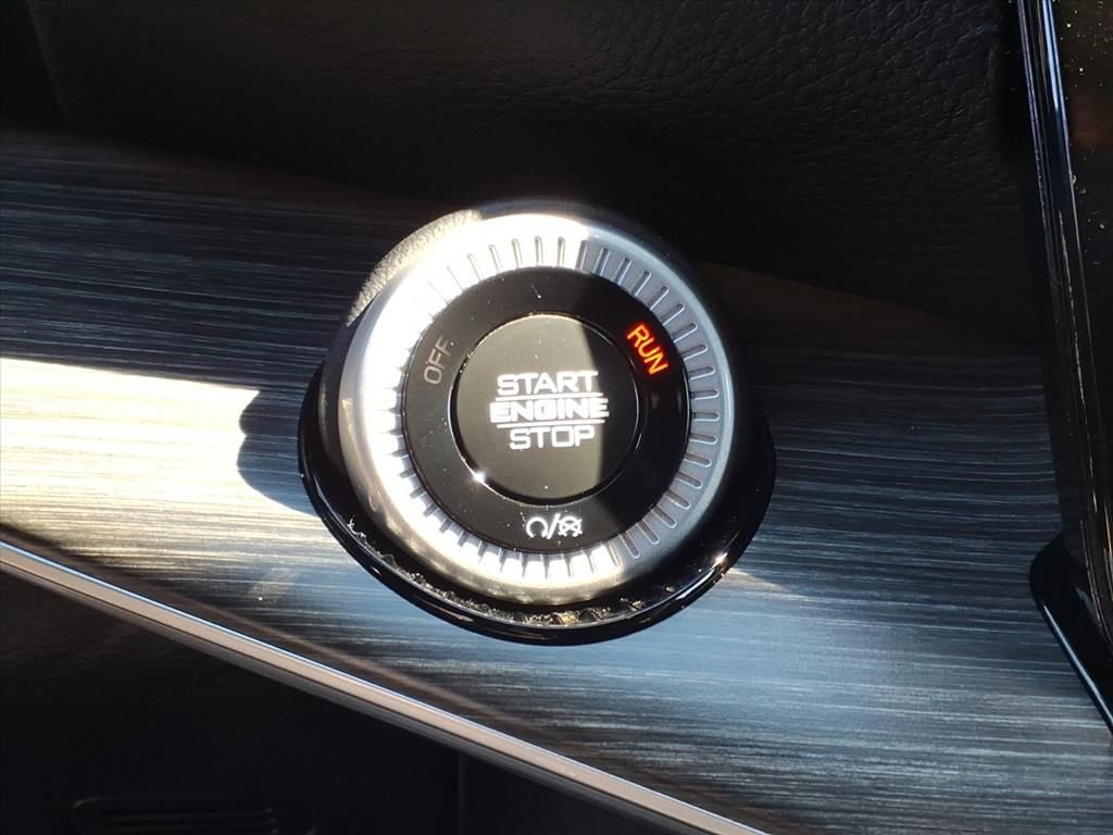 Used 2024 Jeep Wagoneer L Series III w/ Flexible Seating Group image 28