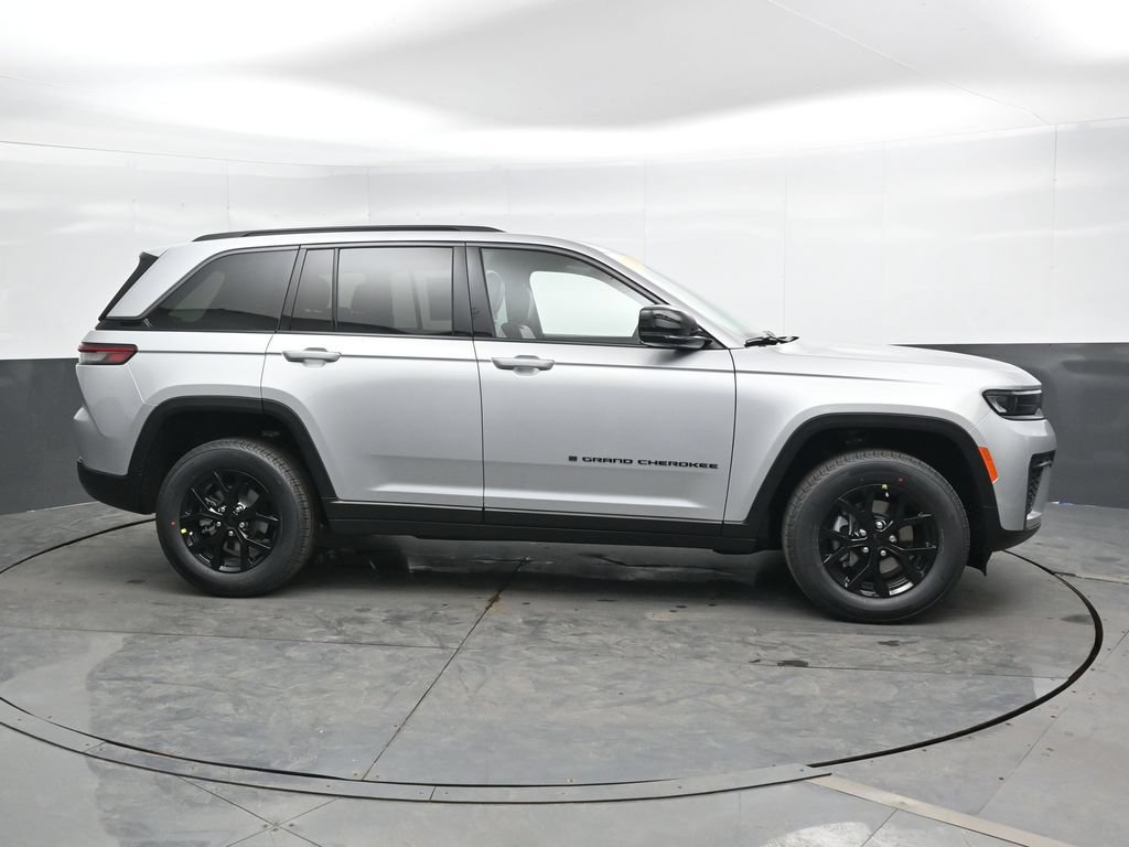 New 2026 Jeep Grand Cherokee Altitude AWD/4WD image 5