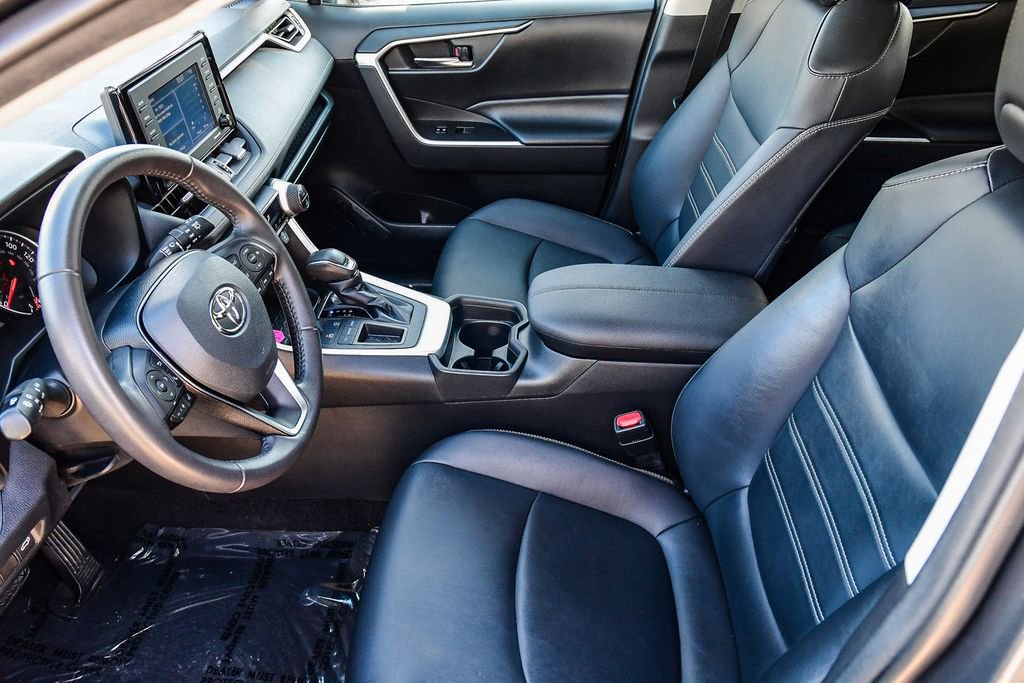 Used 2020 Toyota RAV4 XLE Premium image 20