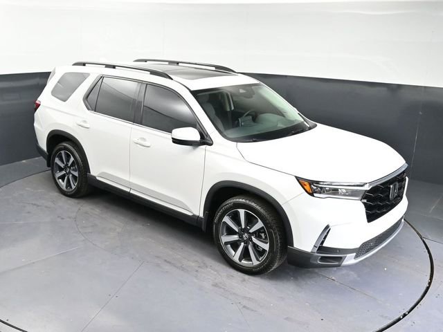 Used 2025 Honda Pilot Touring image 24