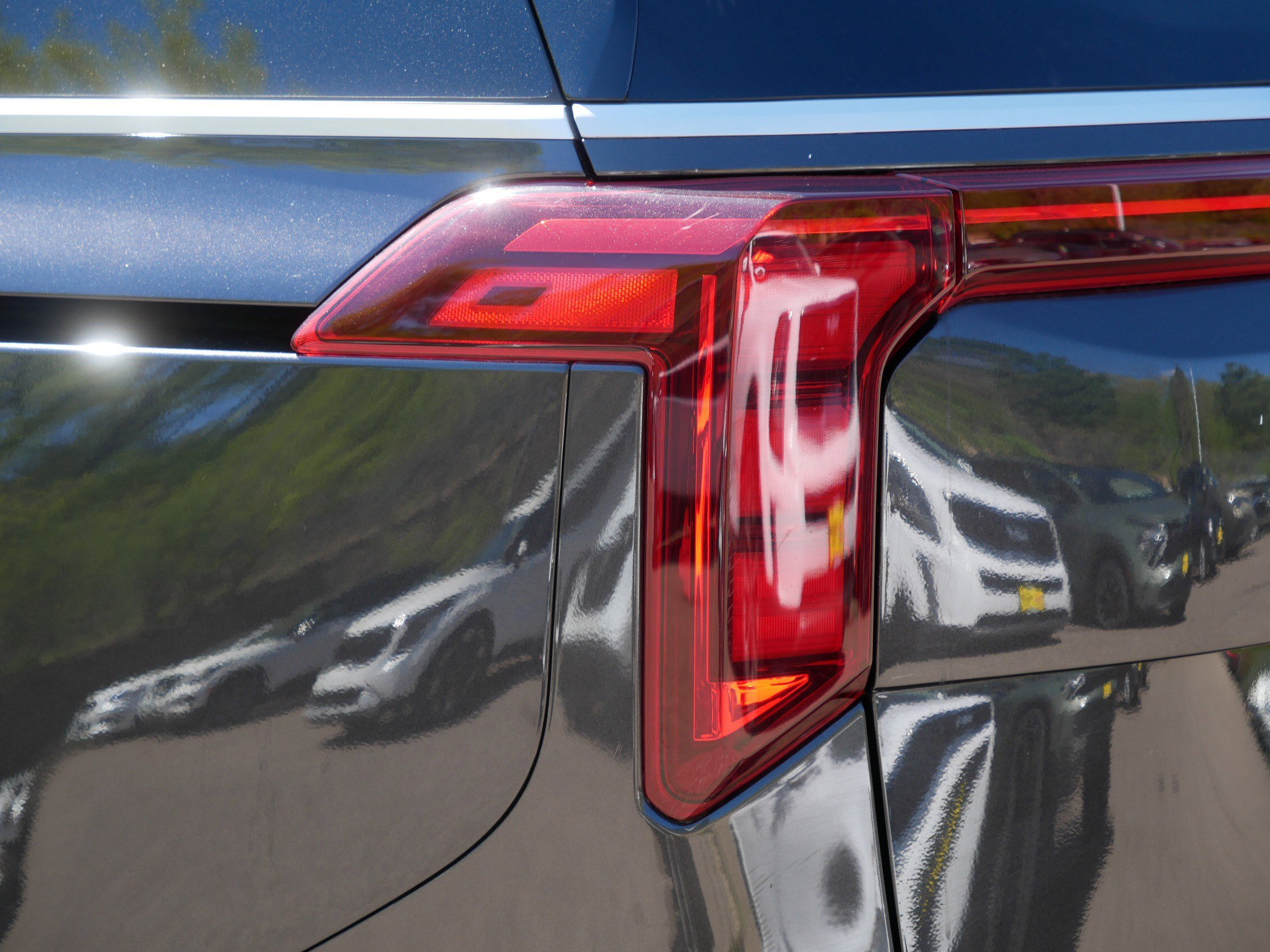 Certified 2025 Kia Carnival EX FWD image 17