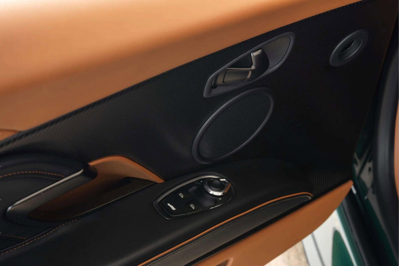 Used 2021 Aston Martin DBS Superleggera Volante image 32