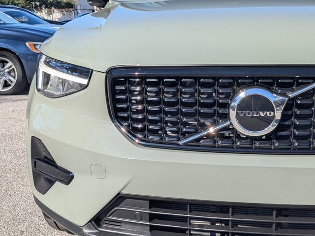 Certified 2024 Volvo XC40 B5 Core image 13