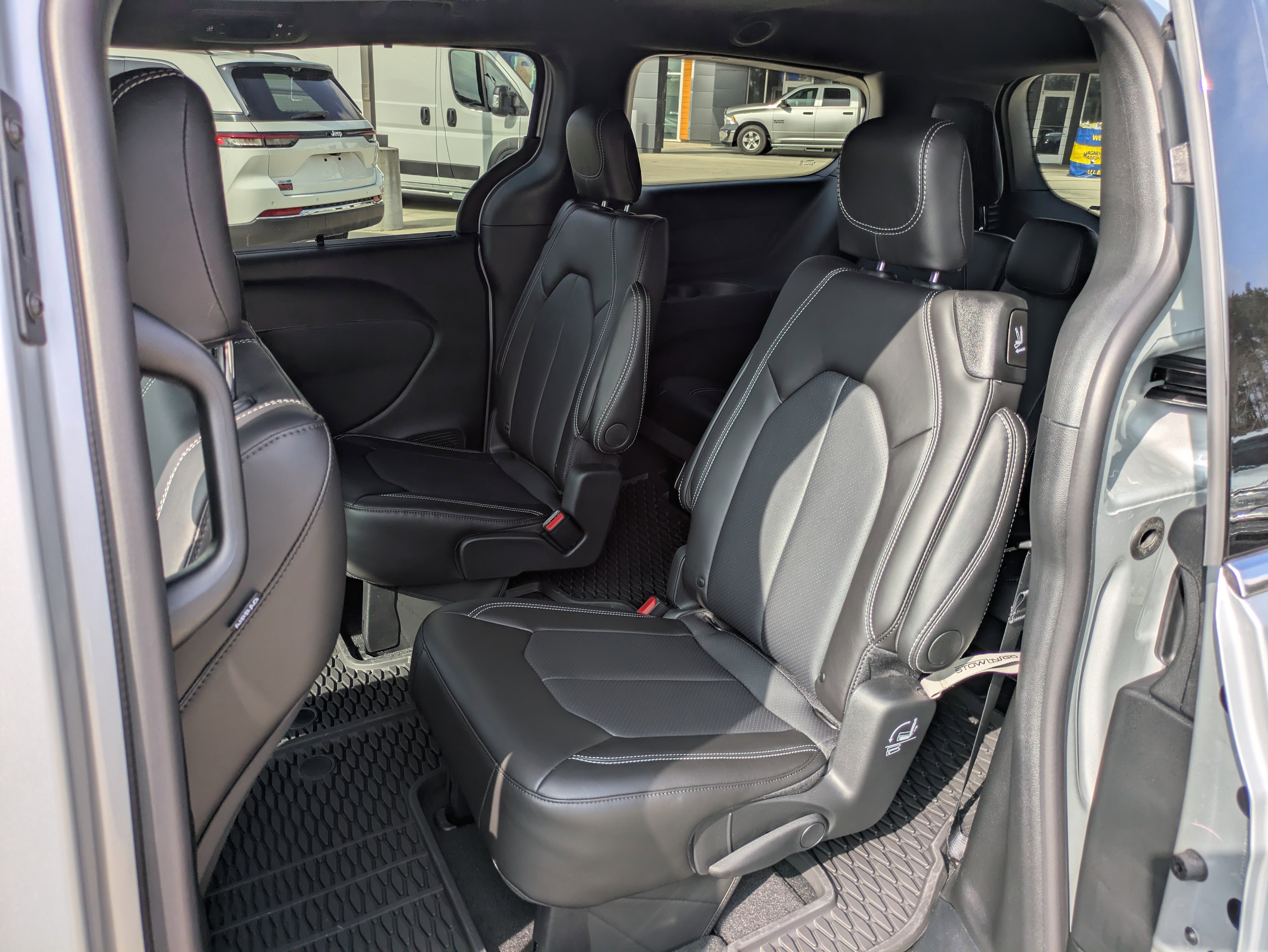 New 2026 Chrysler Voyager LX image 10