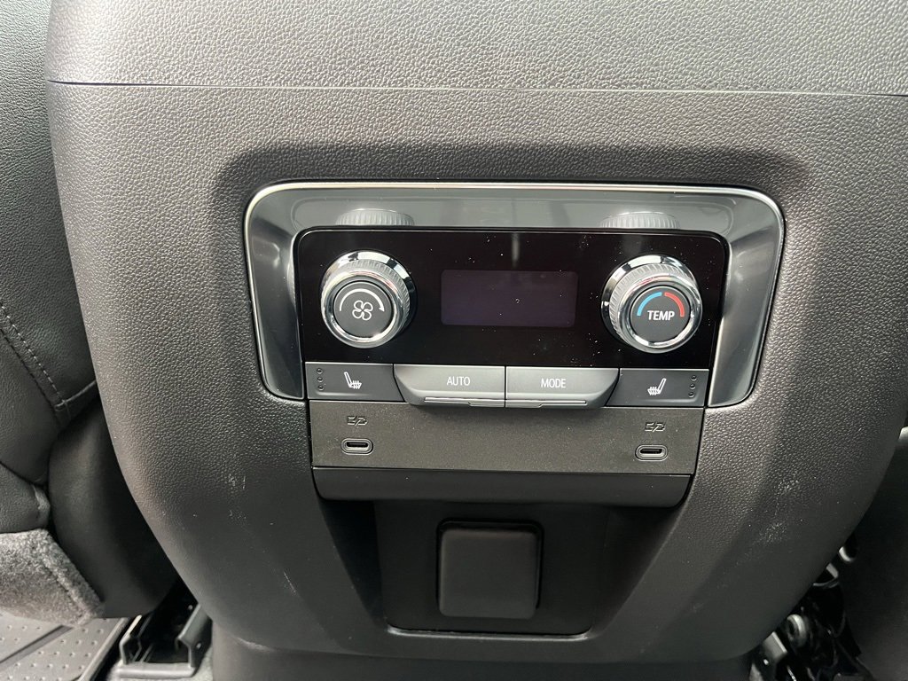 New 2026 Chevrolet Suburban Premier w/ Sun And Tow Package image 32