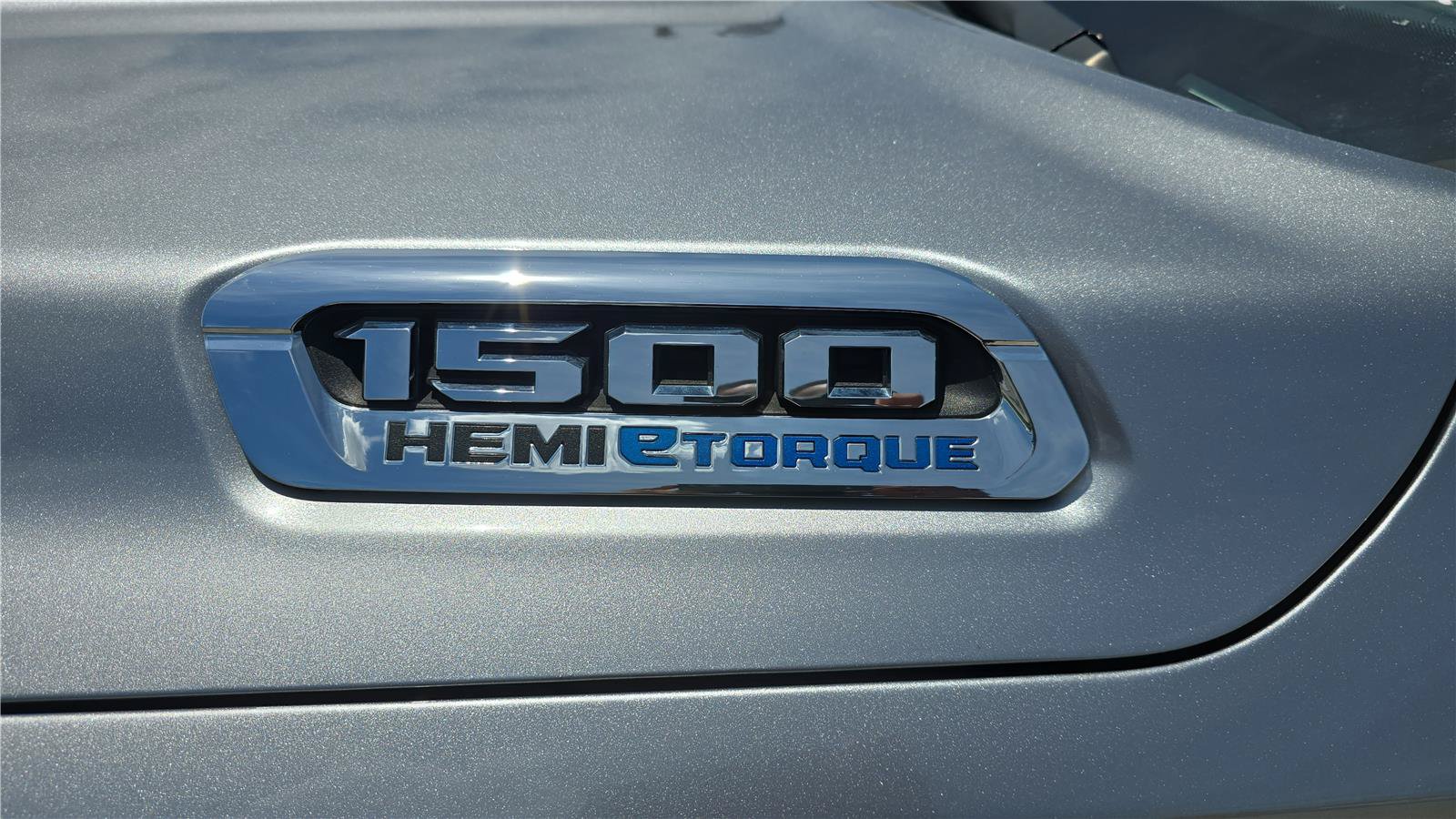 Used 2022 RAM 1500 Laramie AWD/4WD image 32