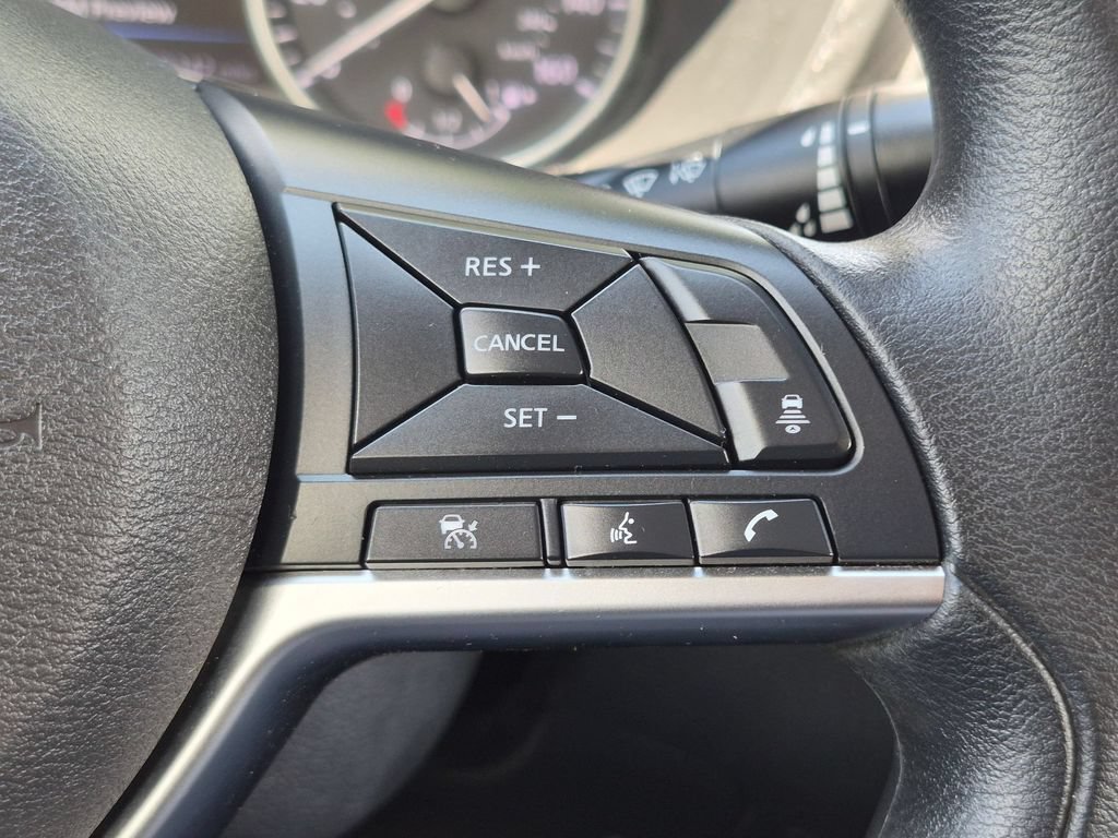 Used 2025 Nissan Sentra SV FWD image 16