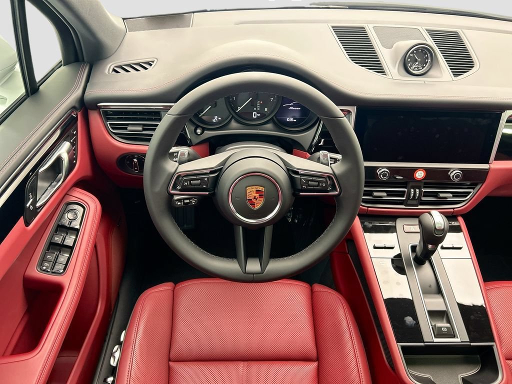 Used 2026 Porsche Macan AWD/4WD image 12