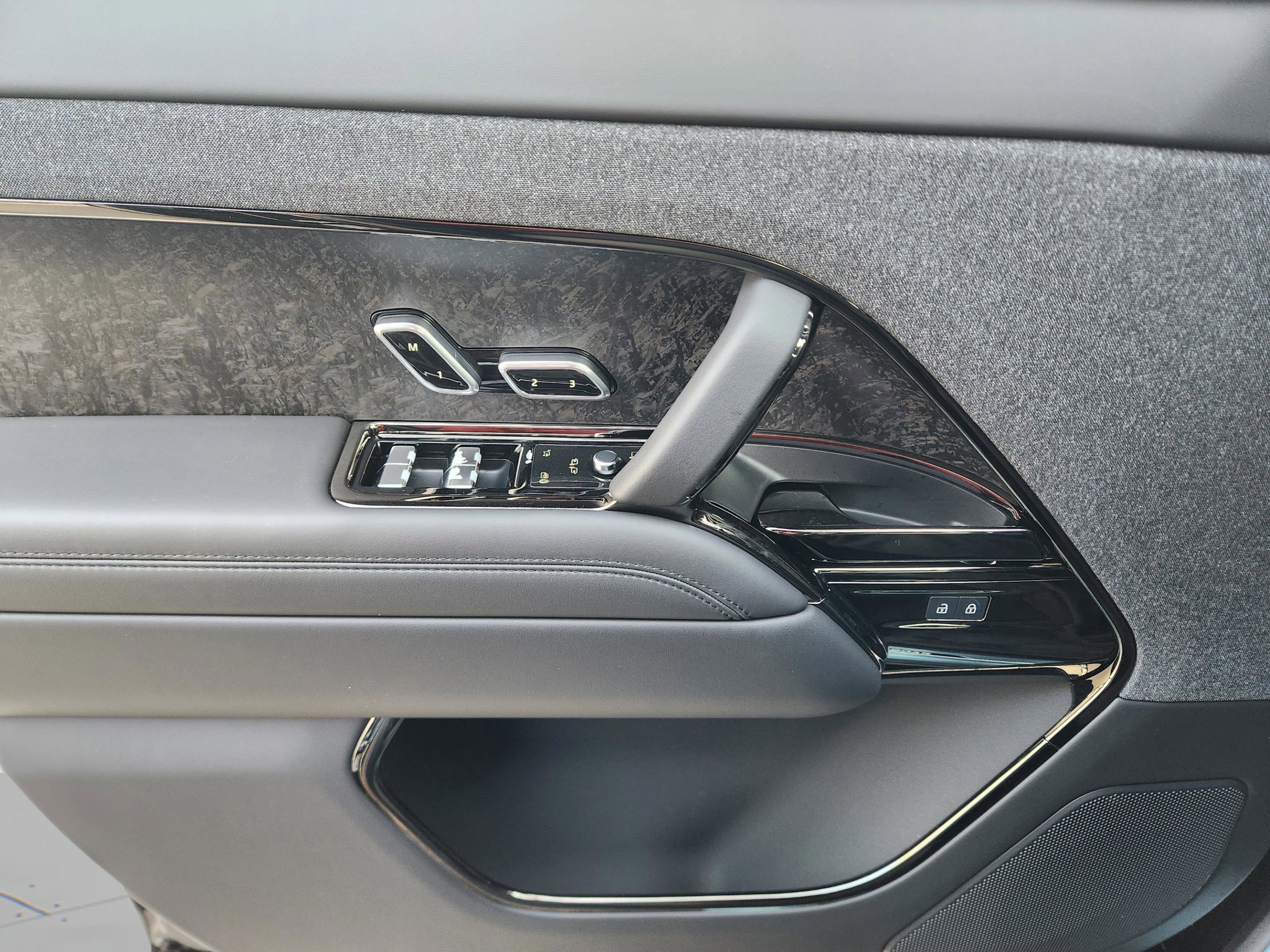 New 2026 Land Rover Range Rover Sport Dynamic SE AWD/4WD image 22