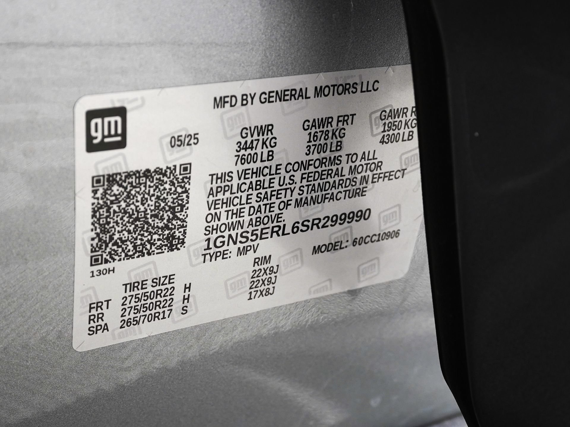 Used 2025 Chevrolet Suburban RST w/ Comfort Package RWD image 35