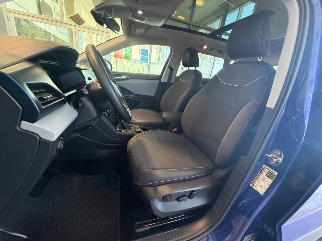 Used 2023 Volkswagen Taos SE w/ Panoramic Sunroof Package AWD/4WD image 18